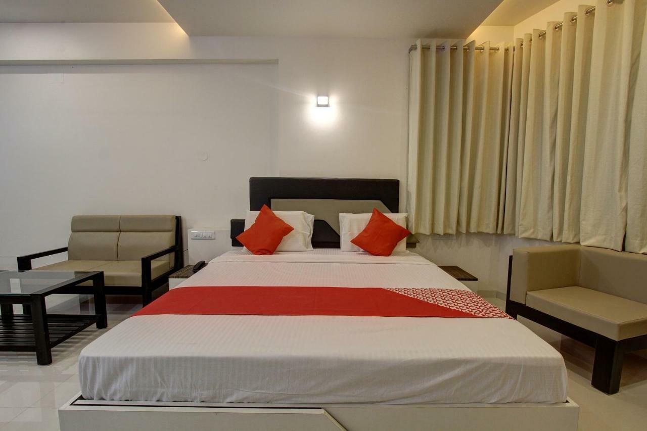 Oyo 39568 Alekha Gateway Hotel Sirsi Buitenkant foto